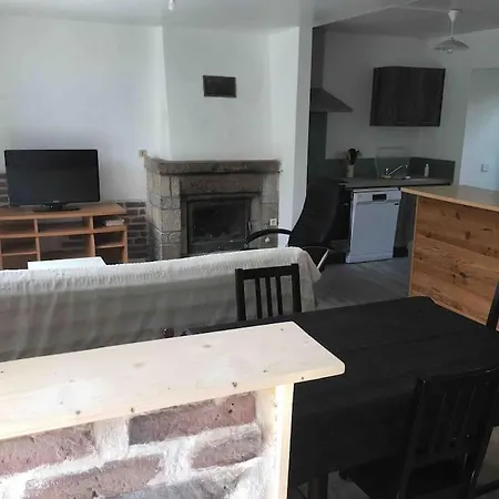 Maison Au Calme Recemment Renovee